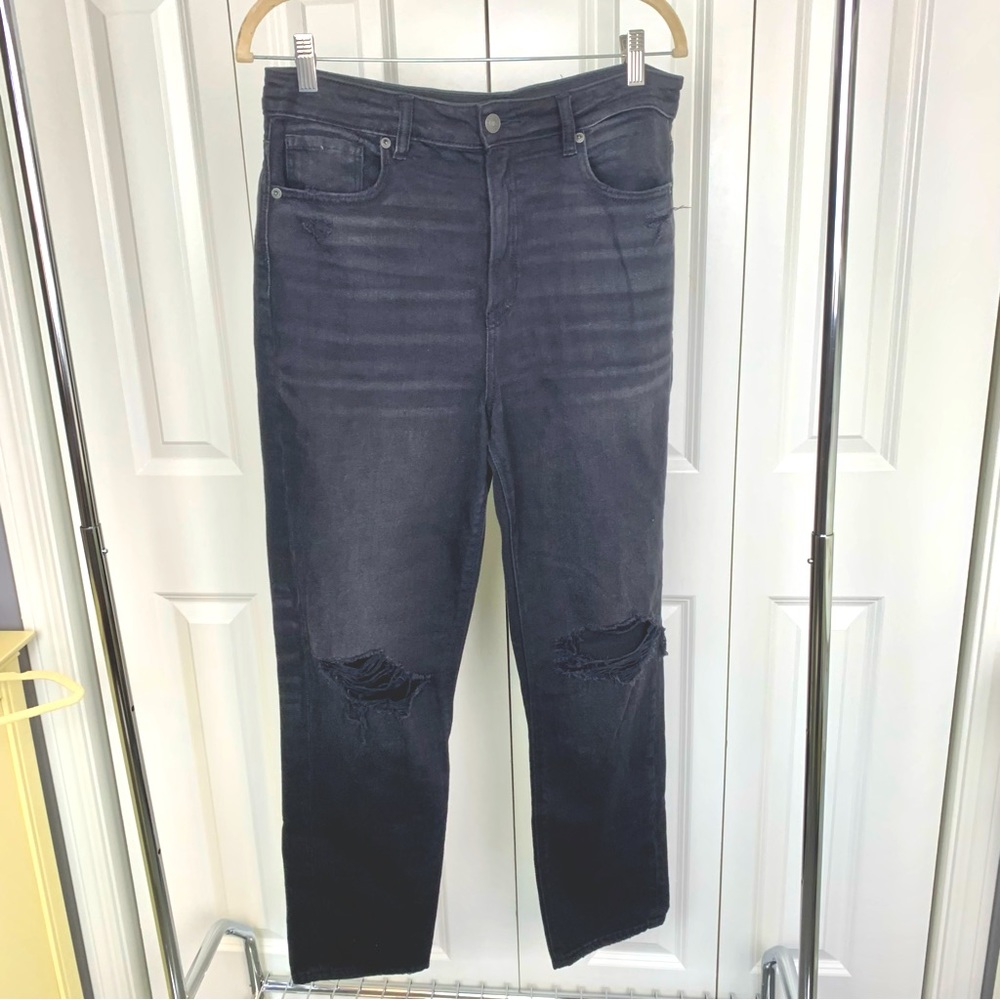 AMERICAN EAGLE Black Distressed Mom Jeans